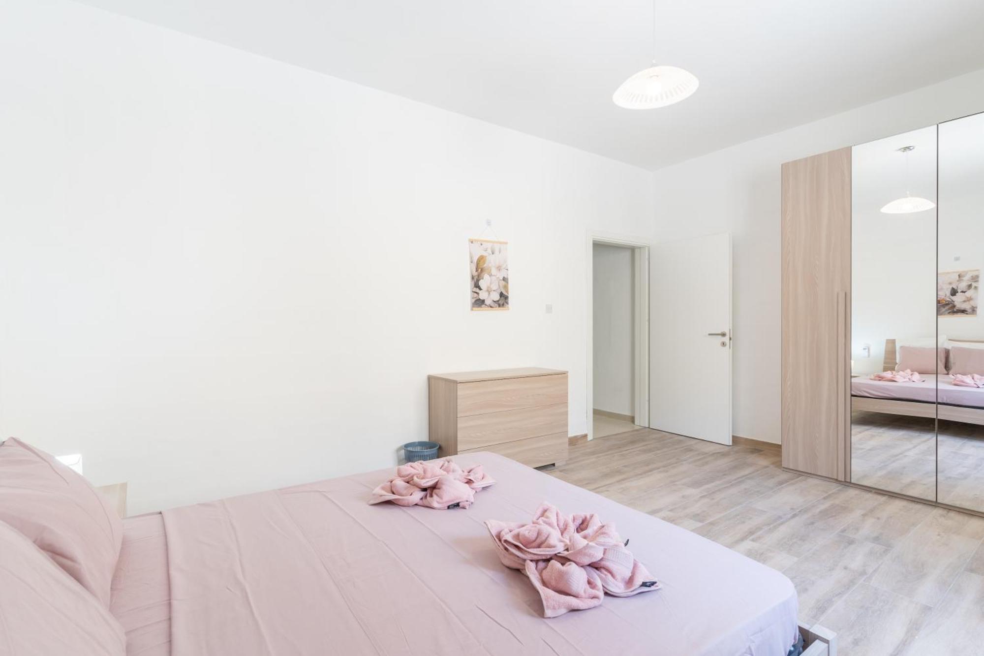 Apartment Charming 3bed In St Pauls I-hosted By Sweetstay *