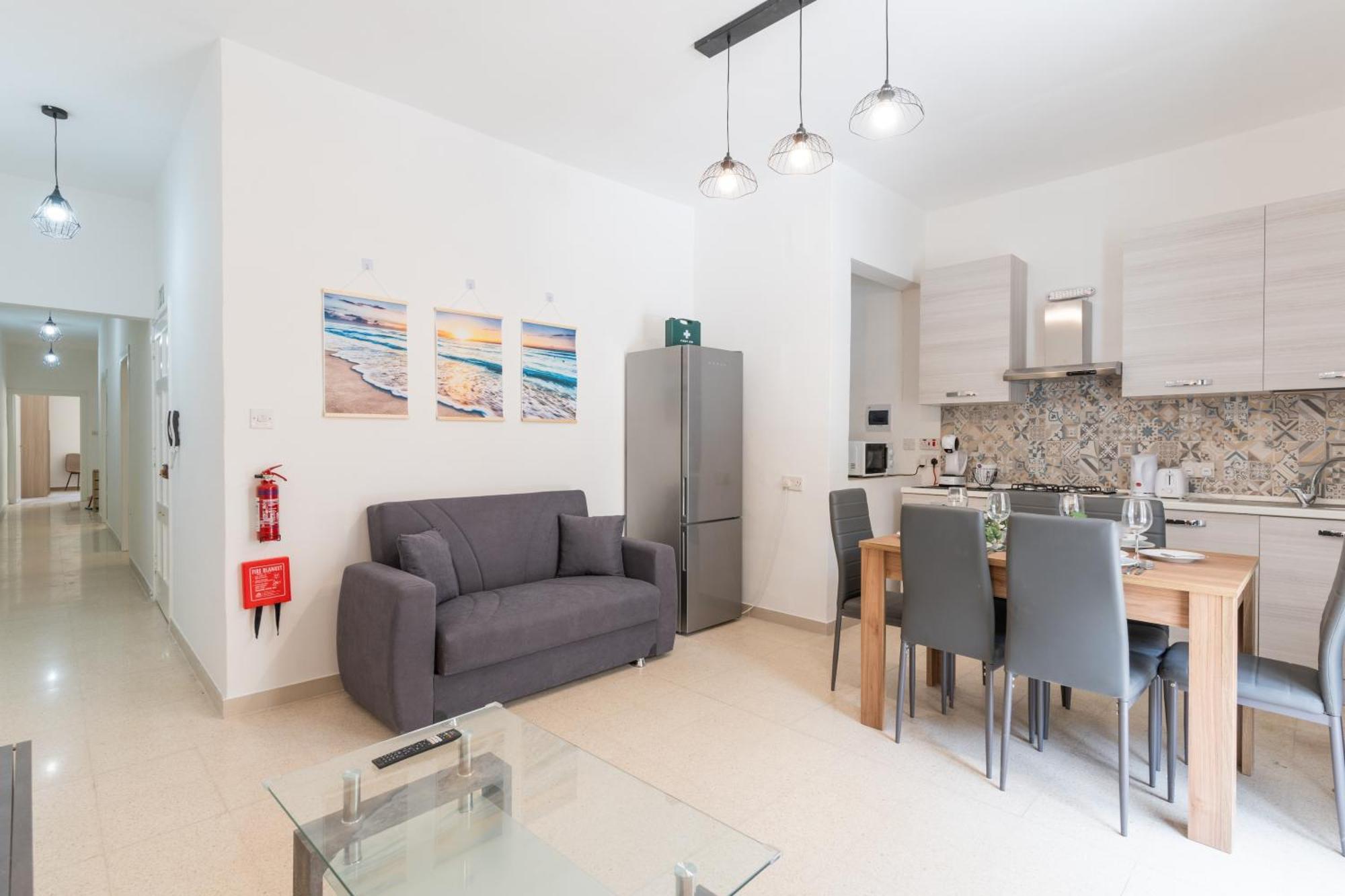 Apartment Charming 3bed In St Pauls I-hosted By Sweetstay